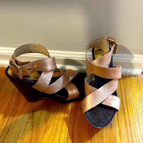 Michael Kors Wooden Platform Sandals Size 7 - Picture 1 of 6